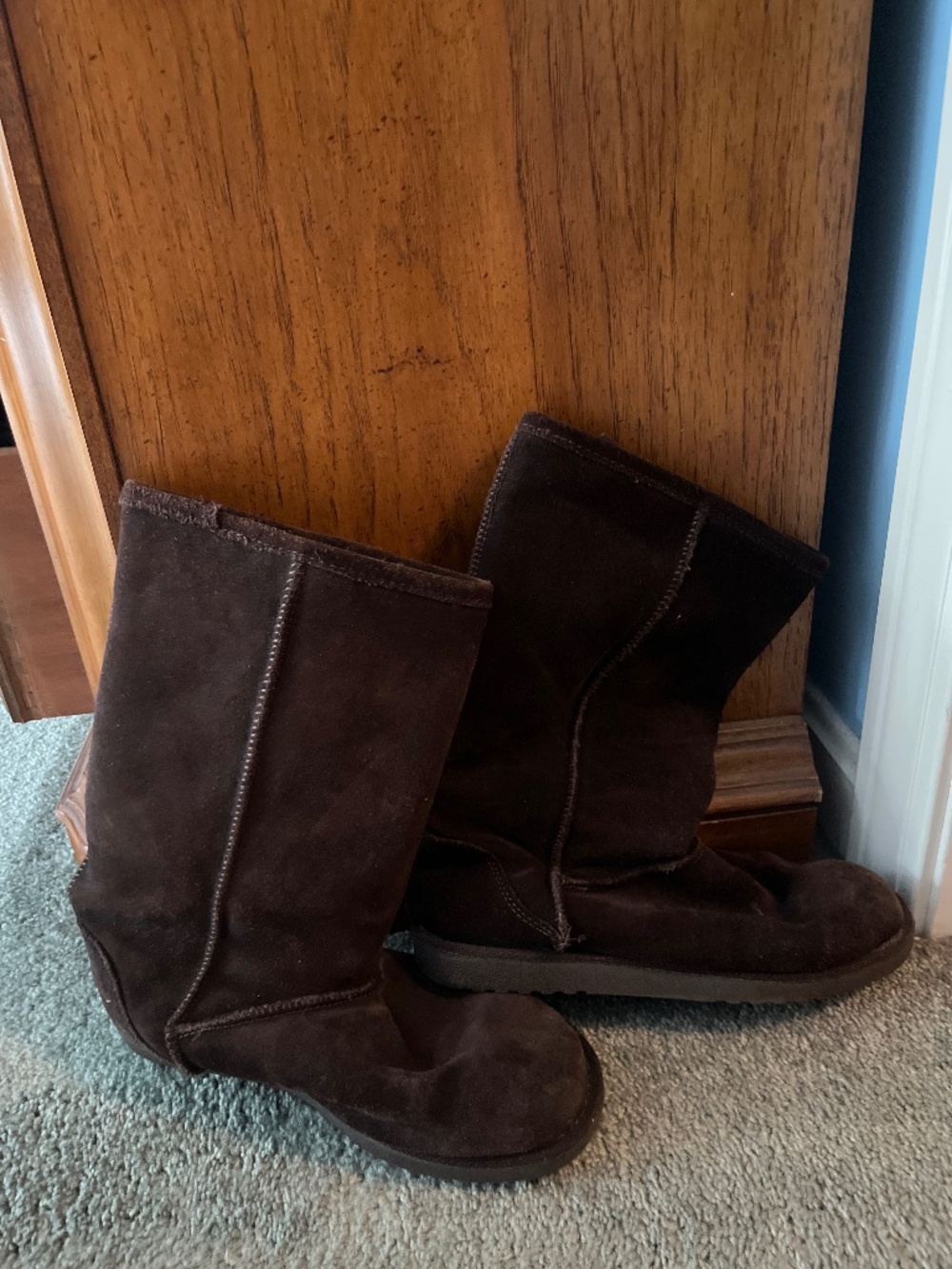 Brown ugg style boots